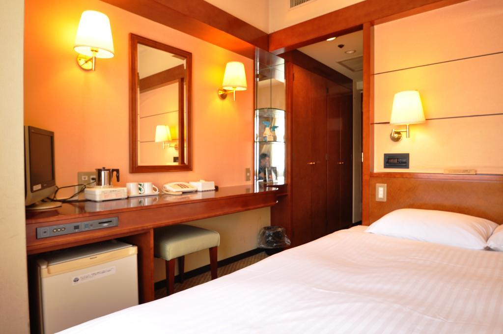 Toko City Hotel Umeda Осака Номер фото